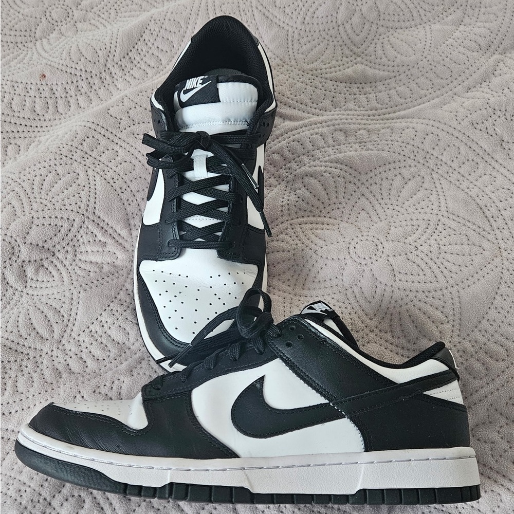Nike Classic Black and White Low-Tops